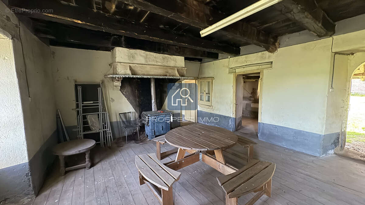 Maison à rénover avec terrain - photo 3