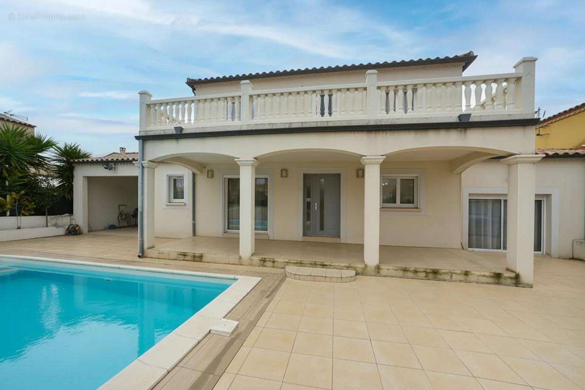 Maison à SAINT-GILLES