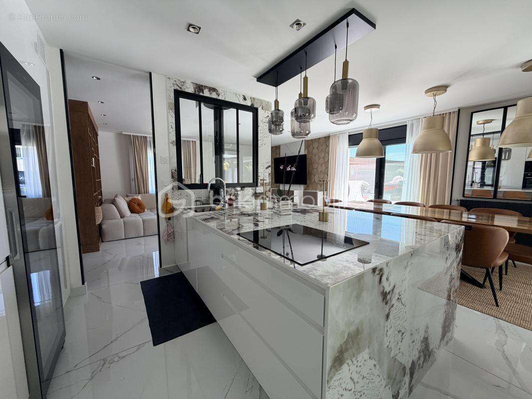 Sublime maison sur 3 niveaux, 4 chambres, une piscine et de très beaux matériaux - photo 20