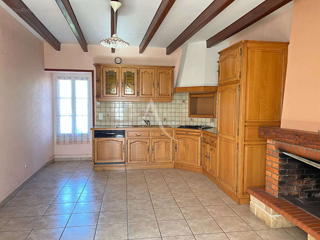 Maison à MOUZEUIL-SAINT-MARTIN