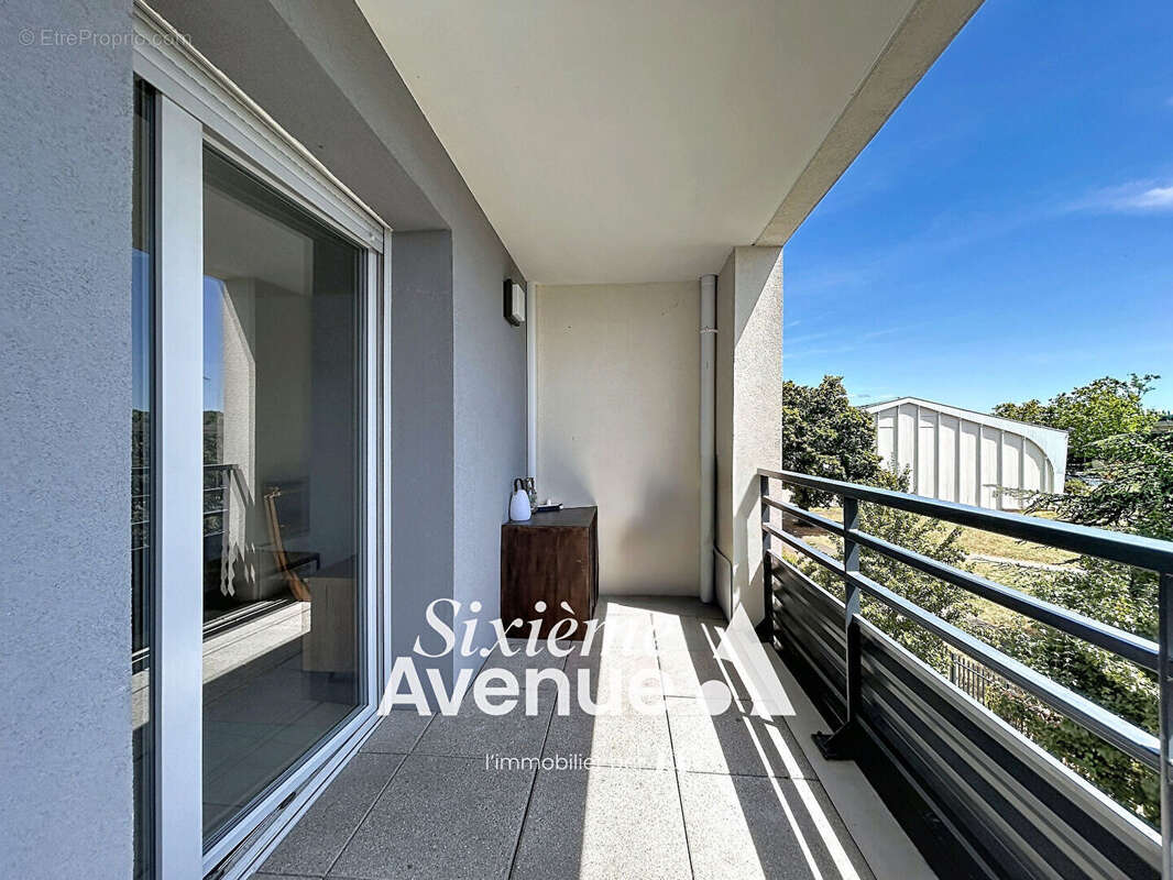 Appartement à MEYZIEU