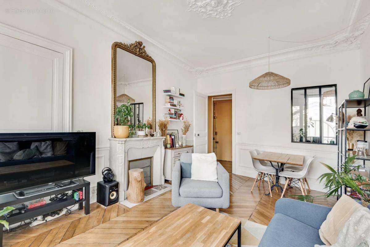Appartement à PARIS-10E