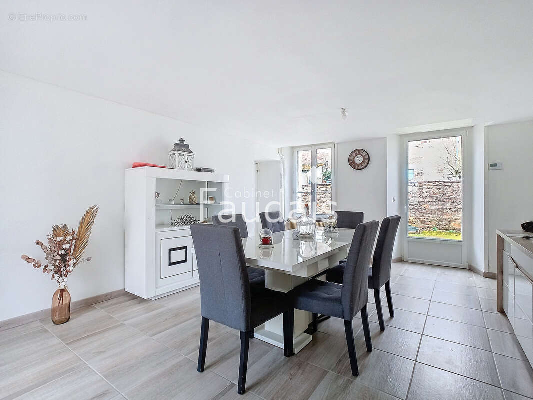 Maison à VILLERS-BOCAGE