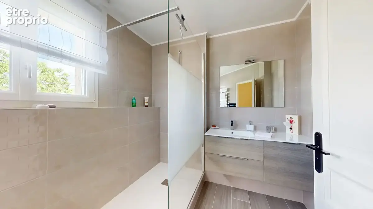 A vendre, Maison de Ville secteur Luton Av de Laon, 3 chambres, cour et deux garages - photo 9