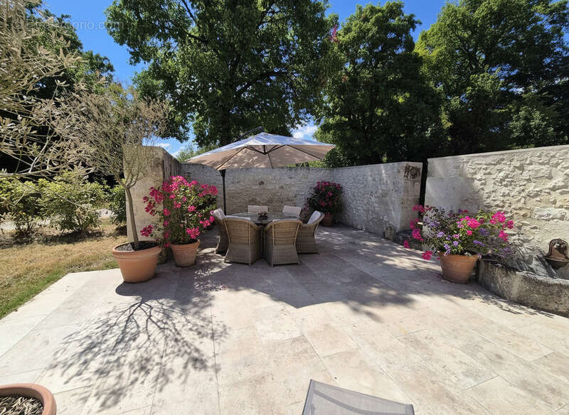Authentique maison en pierre rénovée – 157 m² – Charme, confort et campagne gersoise - photo 2