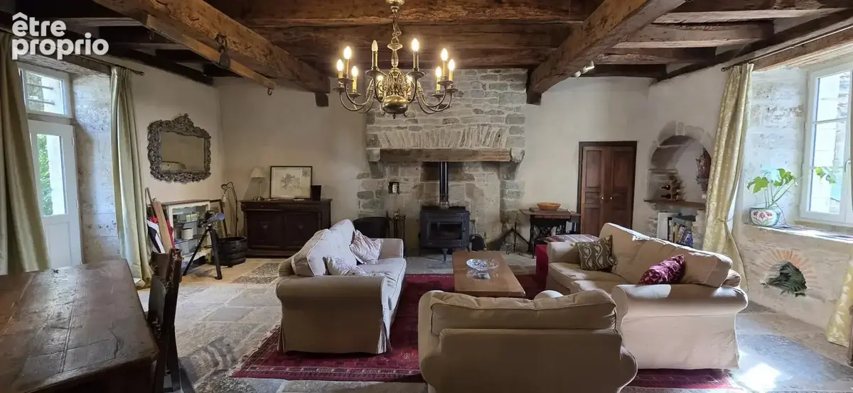 Charme et confort! Belle renovation, authenticité préservée. - photo 5