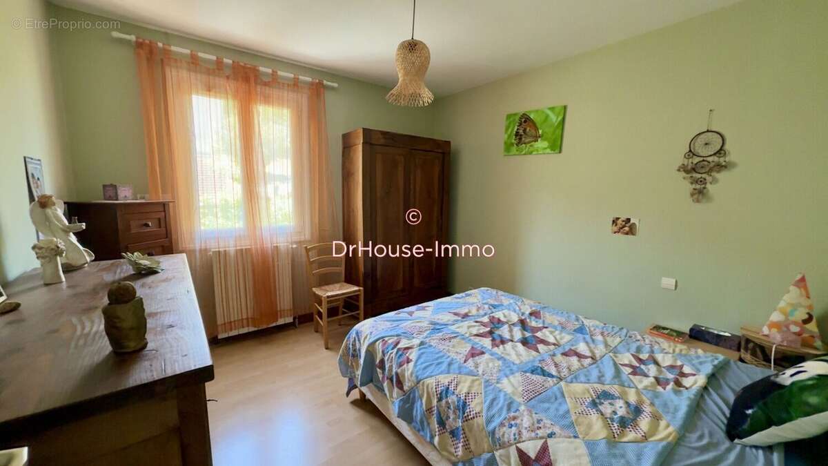 Maison 176 m² à Pradines  - photo 6