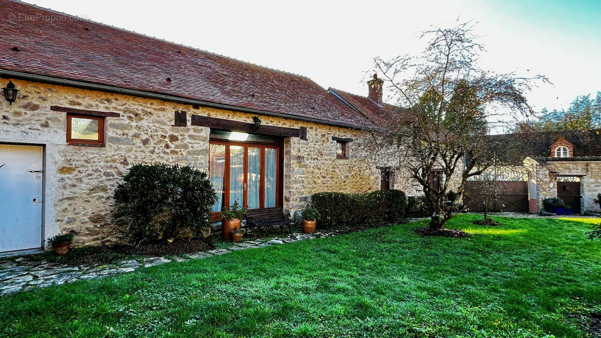 Maison à THOURY-FEROTTES