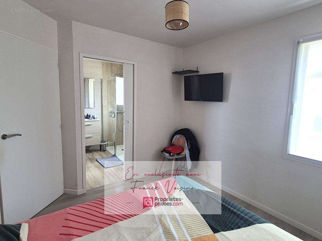 A VENDRE en Exclusivité à Vendrennes, Maison de 89 m2 env avec 2 chambres et 1 bureau sur une parcelle de 574 m2 - photo 9