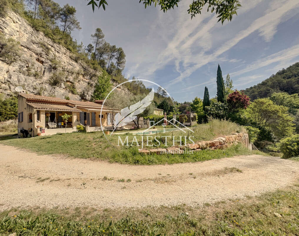Maison à SOLLIES-TOUCAS