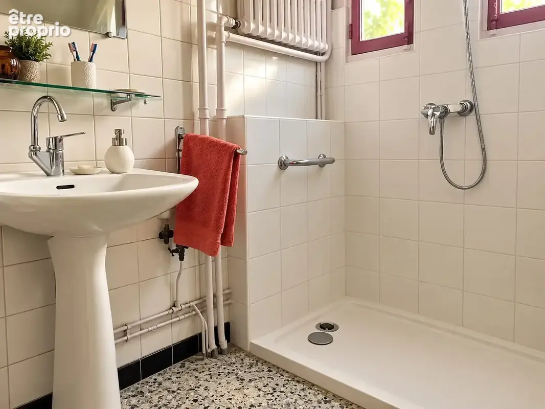 Maison 3 chambres - Fort potentiel   Saint-Denis-lès-Bourg - photo 9