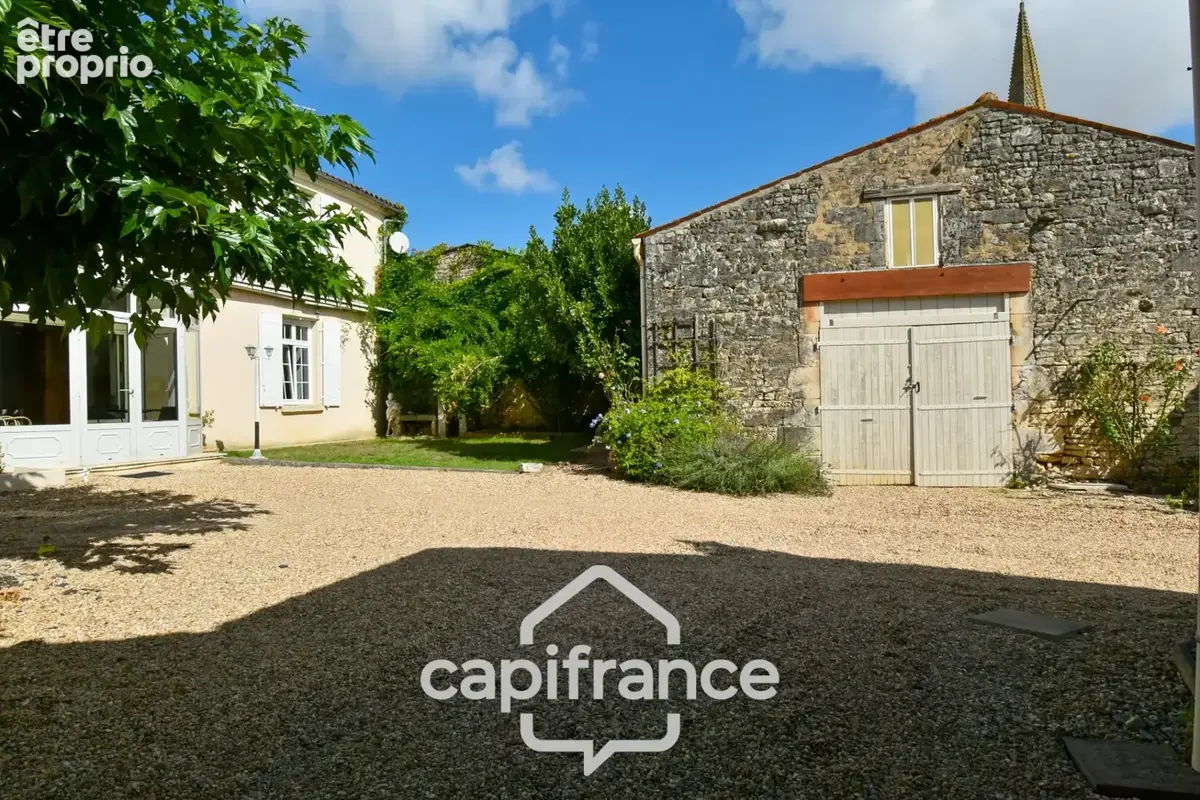 Maison de caractère avec 4 chambres - 6pièces - 268 m² habitables - piscine - jardin et dépendances à BIGNAY - photo 24