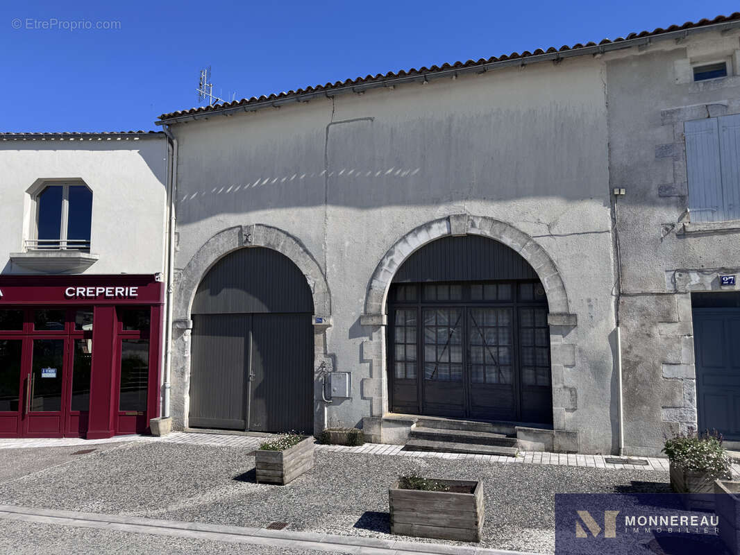 Maison à BARBEZIEUX-SAINT-HILAIRE
