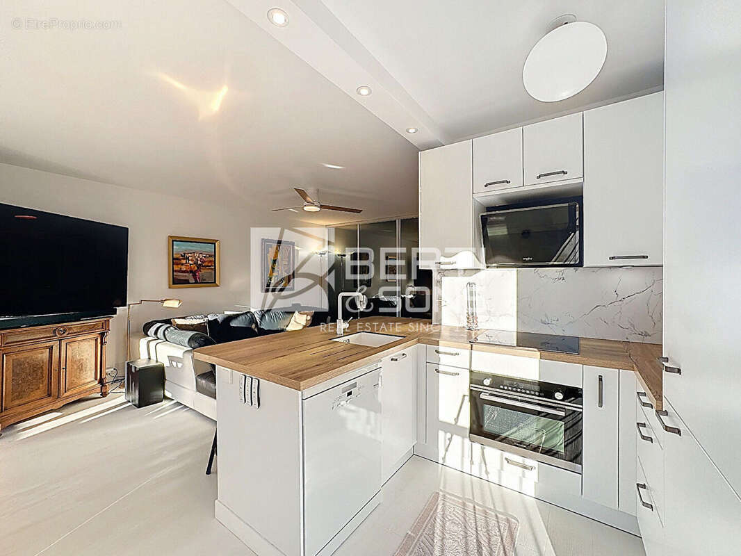 Appartement à MANDELIEU-LA-NAPOULE