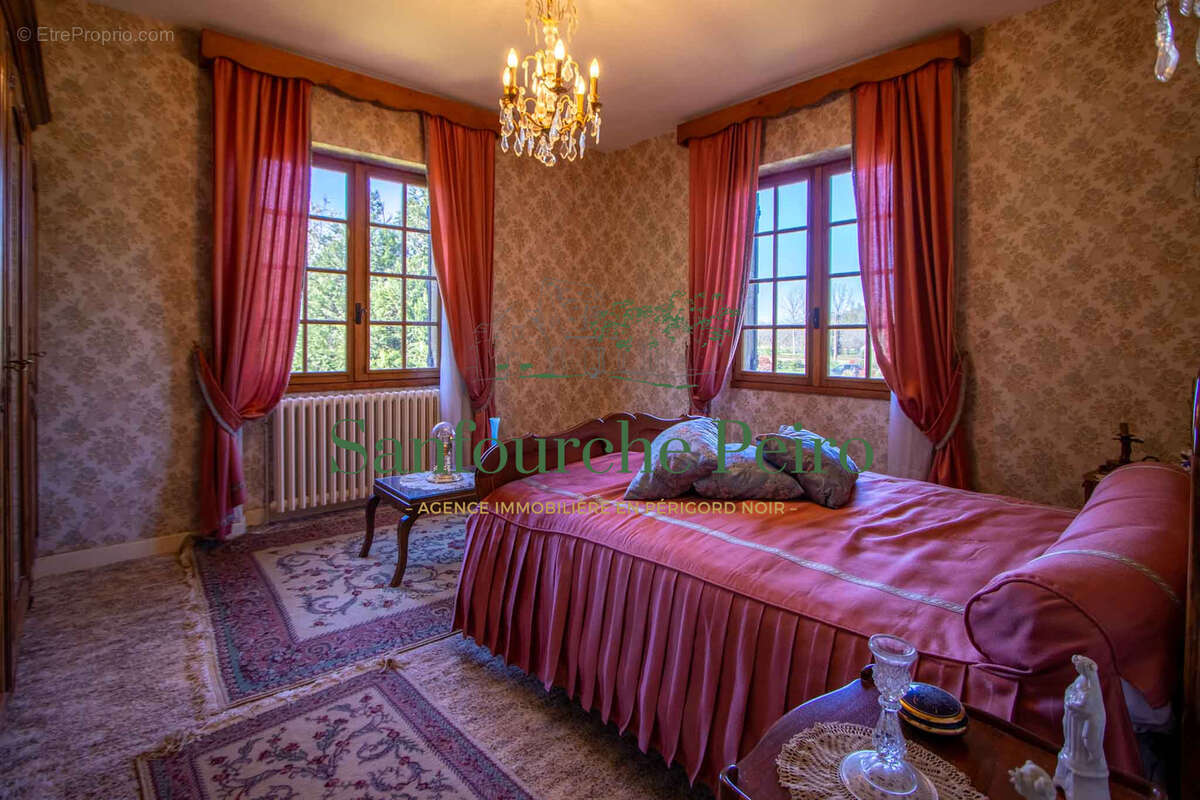 Maison à SAINT-JULIEN-DE-LAMPON
