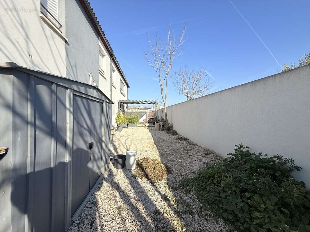 Appartement 57 m² à Istres  - photo 7