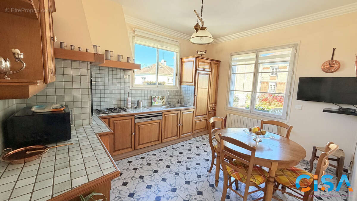 Maison à PONT-SAINTE-MAXENCE