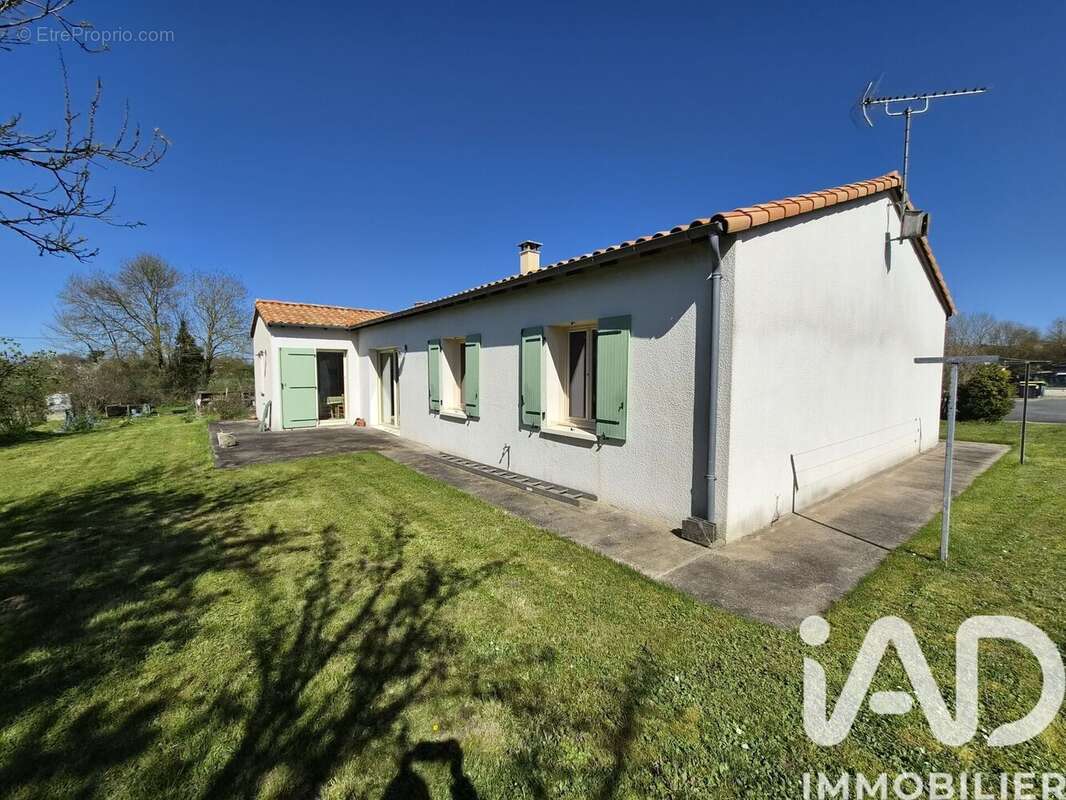 Photo 2 - Maison à PERIGNE