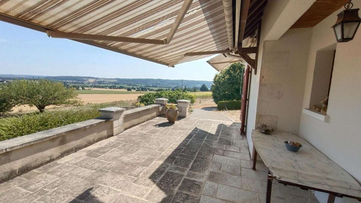 Maison de caractère avec magnifique vue sur la vallée de la Creuse - photo 2