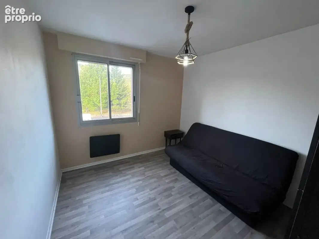Appartement 3 pièces 75 m² à vendre à Massiac (15500) - photo 2