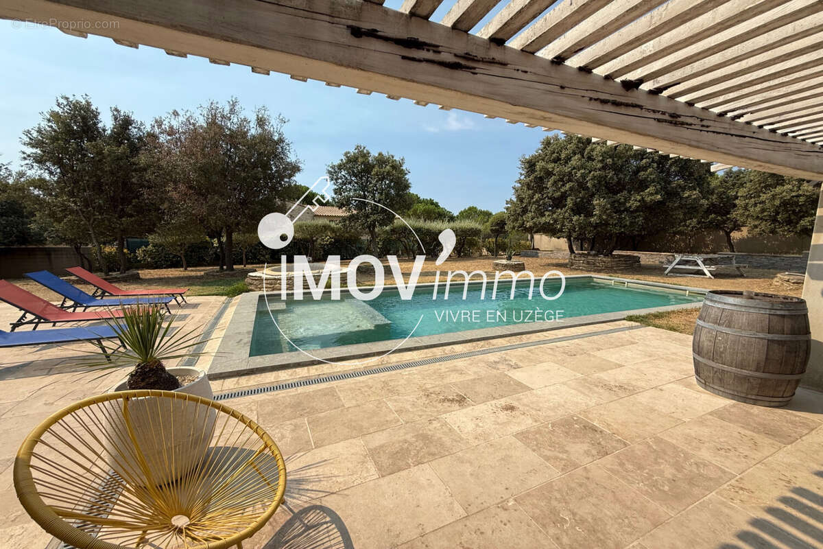 Maison 94 m² à Uzes  - photo 8