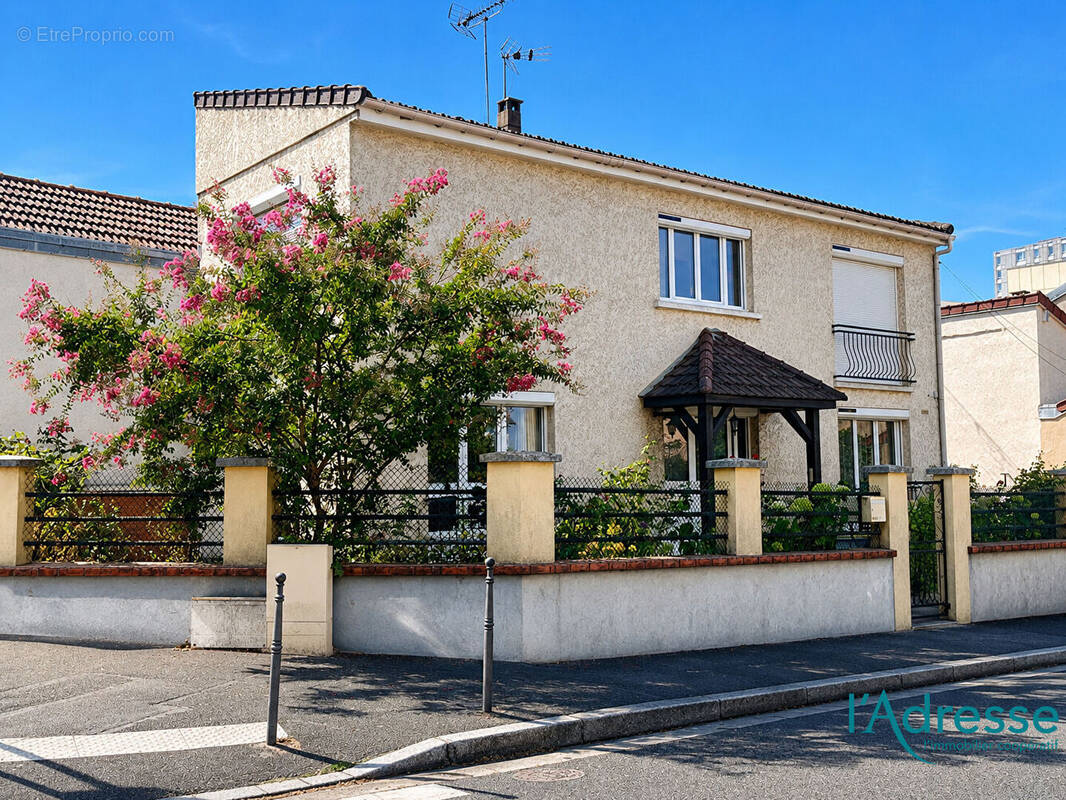 Maison à IVRY-SUR-SEINE