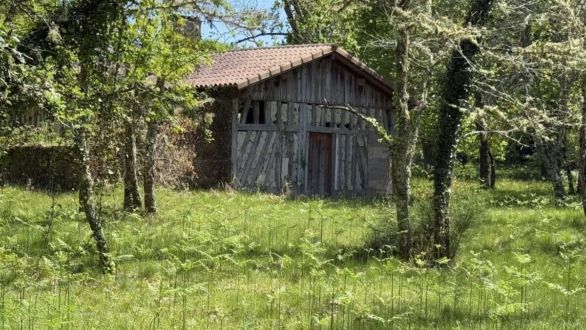 Maison à BOURRIOT-BERGONCE