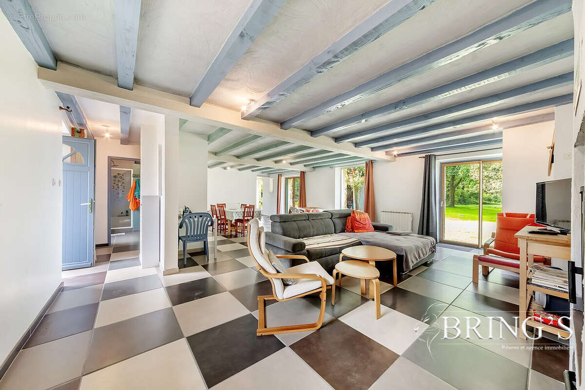 Maison 114 m² à Larre  - photo 5