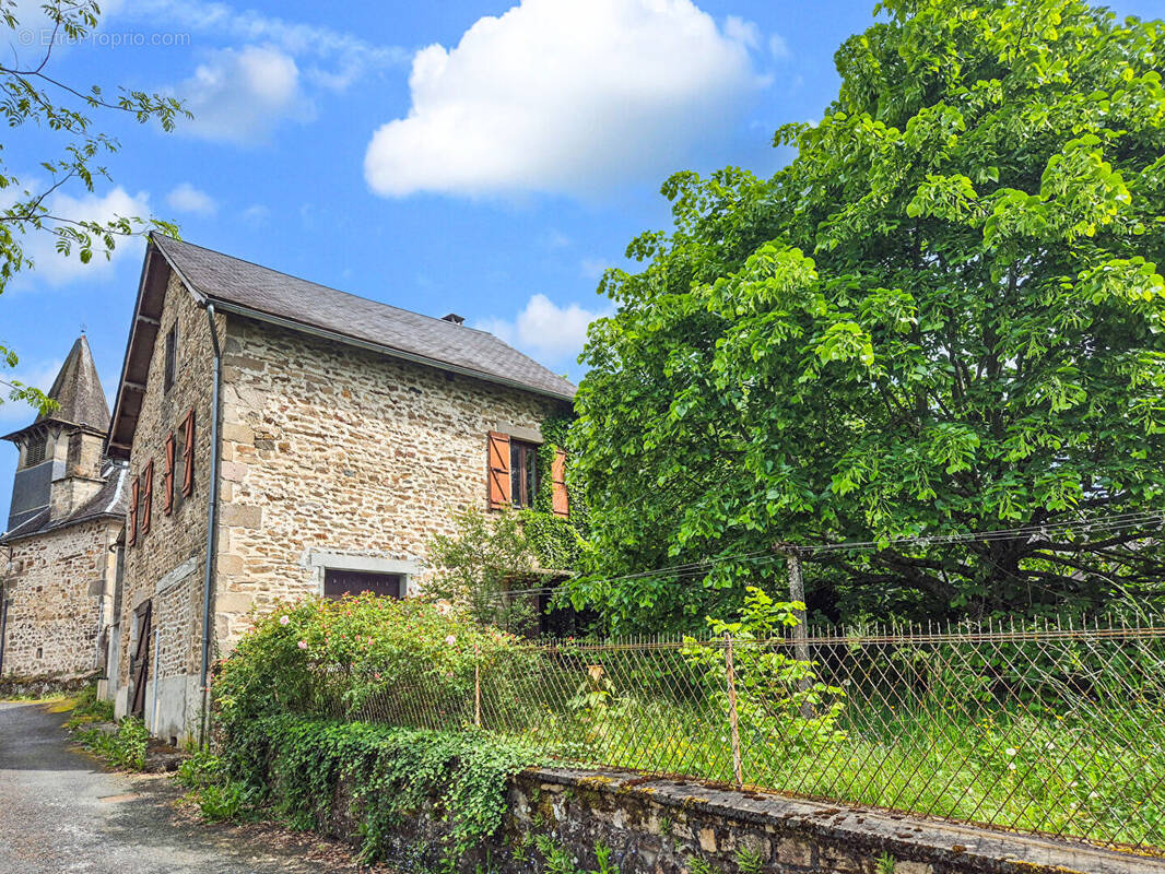 Maison à LE LONZAC