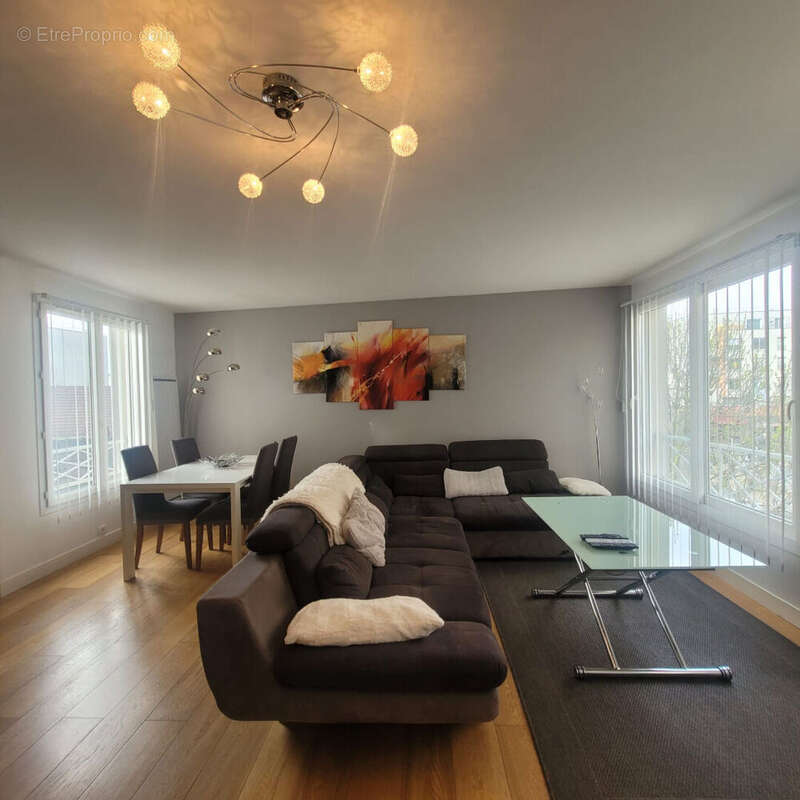 Appartement à CHILLY-MAZARIN