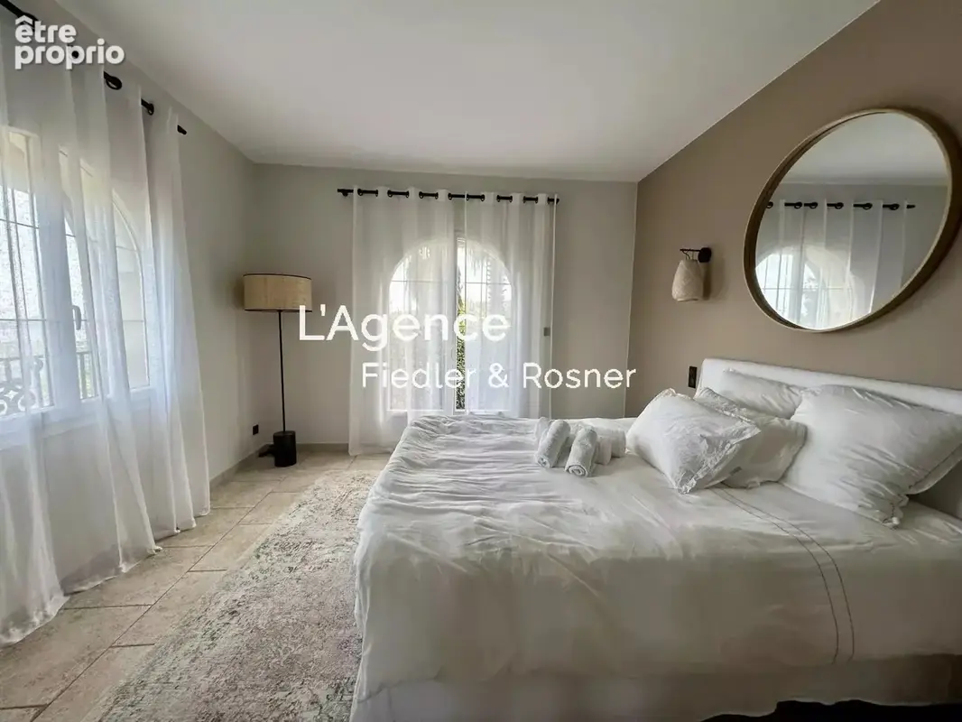 Ref 698 : grimaud - domaine securise - villa avec vue mer et helisurface - photo 16