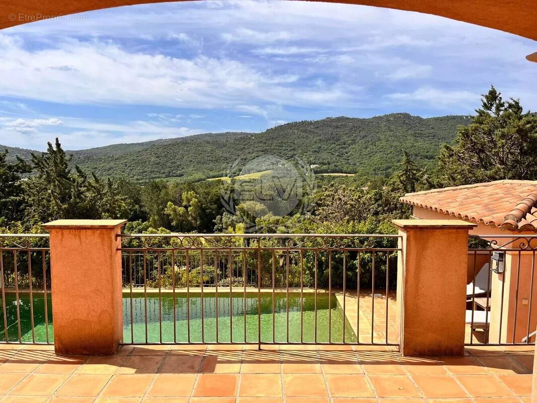 Maison à PLAN-DE-LA-TOUR