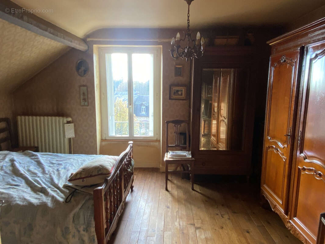 Maison à ARNAC-POMPADOUR