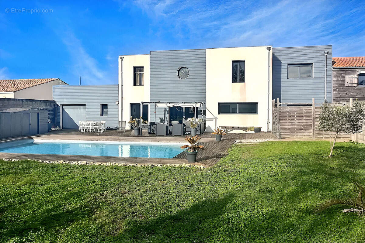 Maison à SAINTE-SOULLE