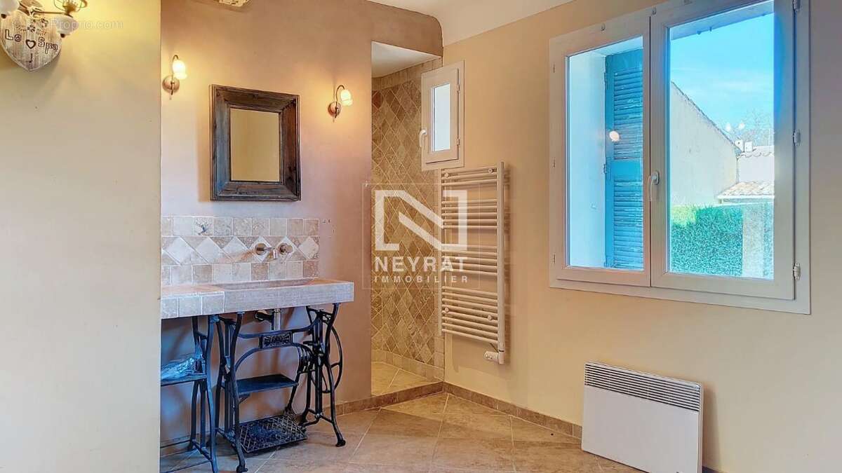 Appartement à MONTAUROUX