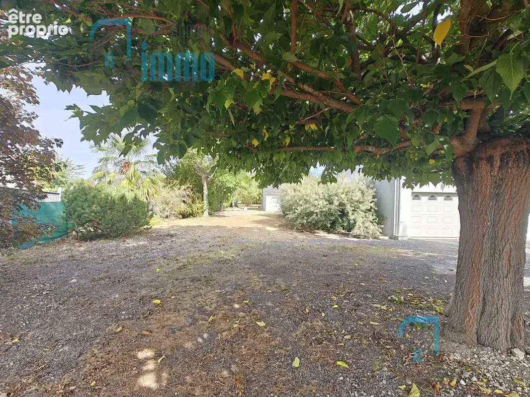 Mehun-Sur-Yèvre - Pavillon 4 chambres, 2 garages, jardin - photo 15