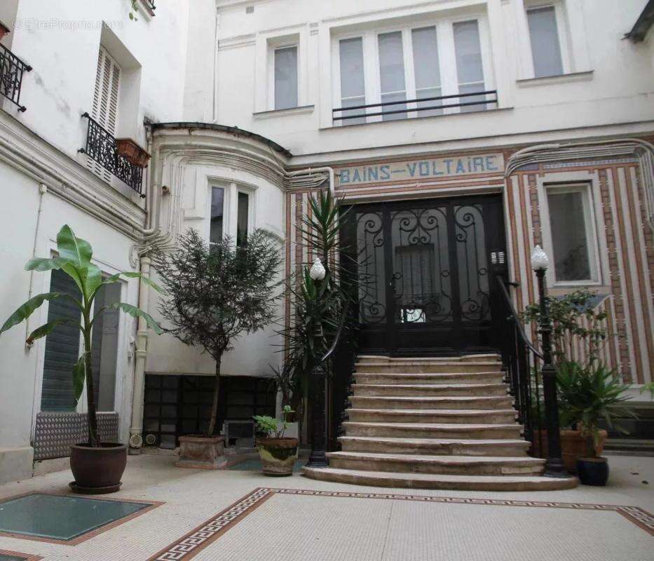 Commerce à PARIS-11E