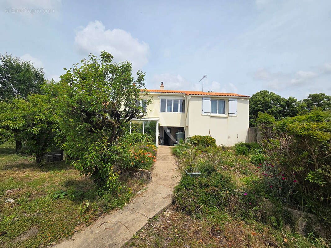 Maison à AIZENAY