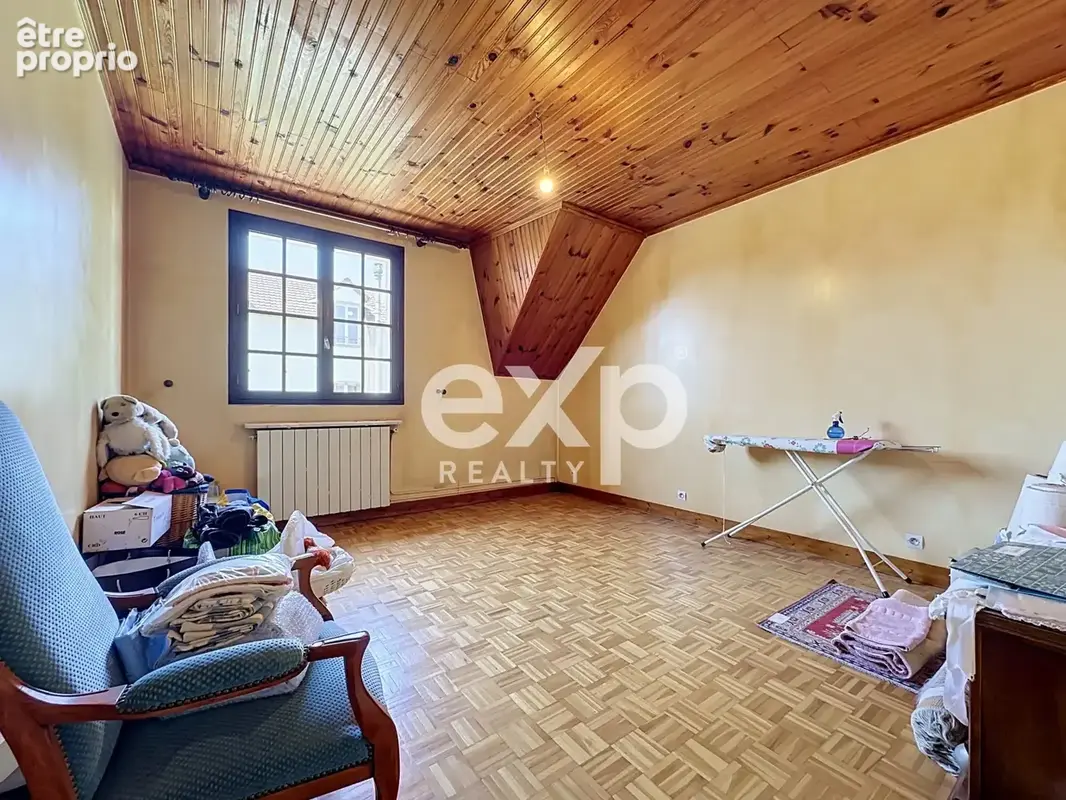 Maison 137 m² à Saint-Denis  - photo 9