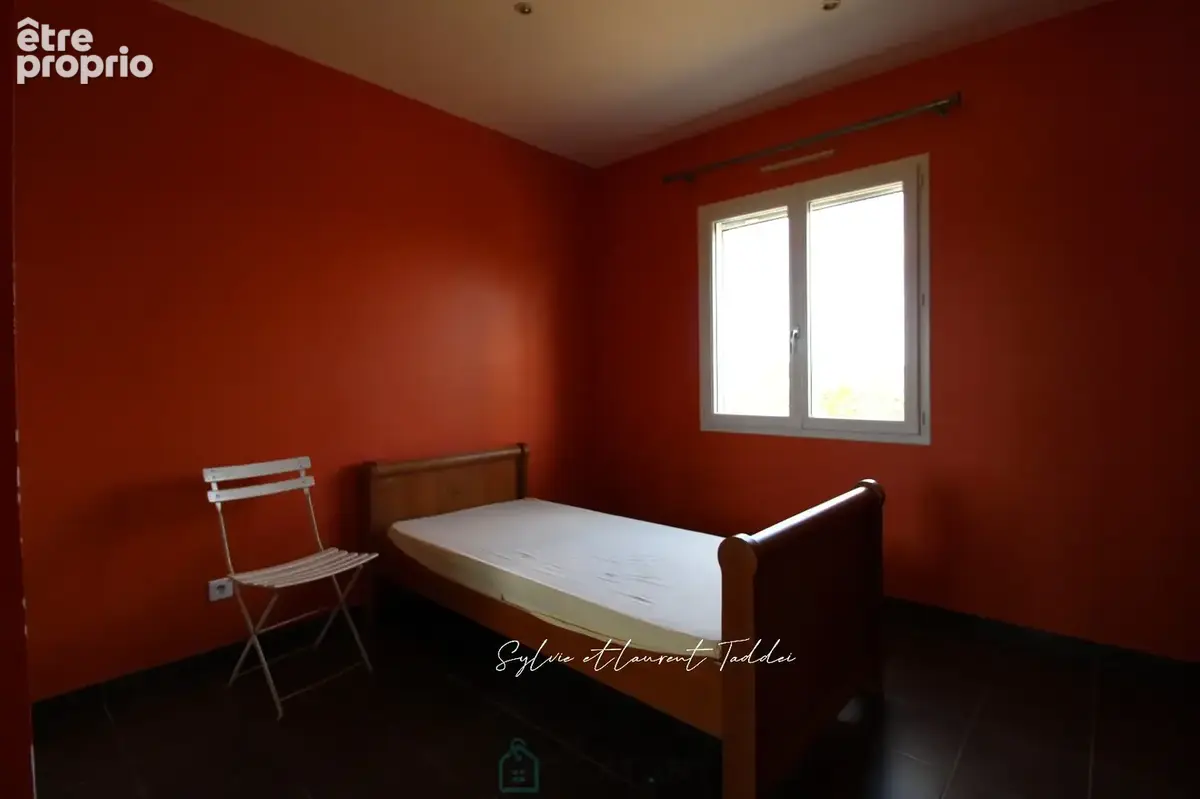 Maison contemporaine basse consommation avec vue degagee sur la campagne environnante - photo 11