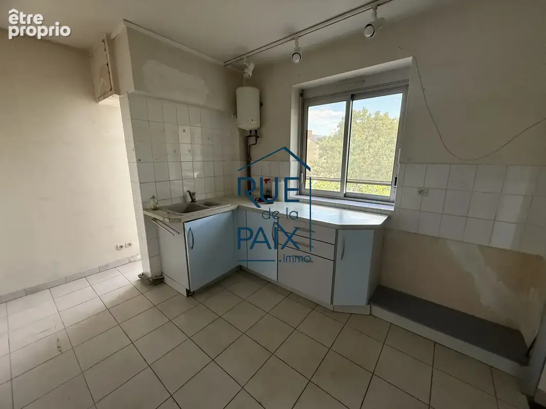 Commerce 165 m² à vendre à Chatellerault (86100) - photo 8