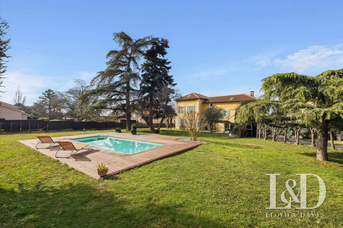 Maison à REVENTIN-VAUGRIS