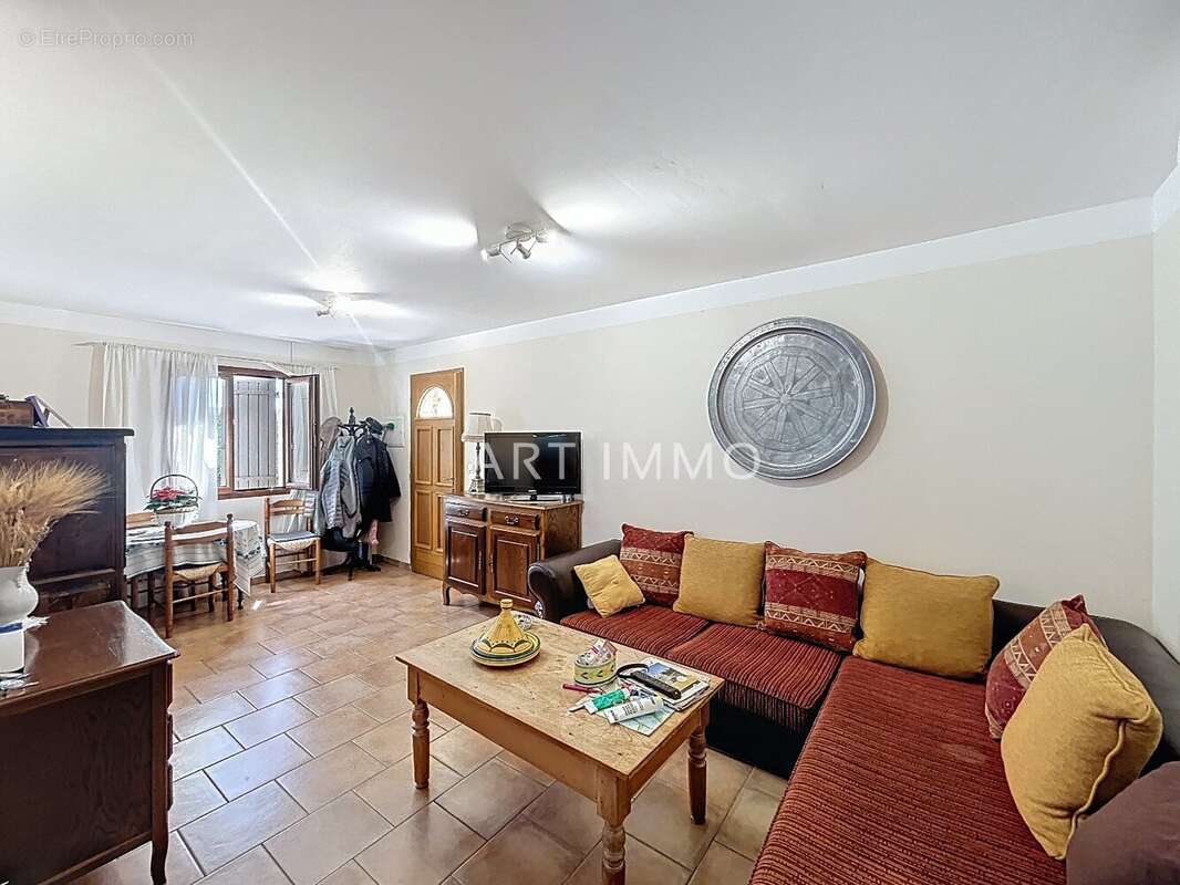 A vendre mas du xviii siecle sur pres d'un hectare de terrain avec piscine - photo 16