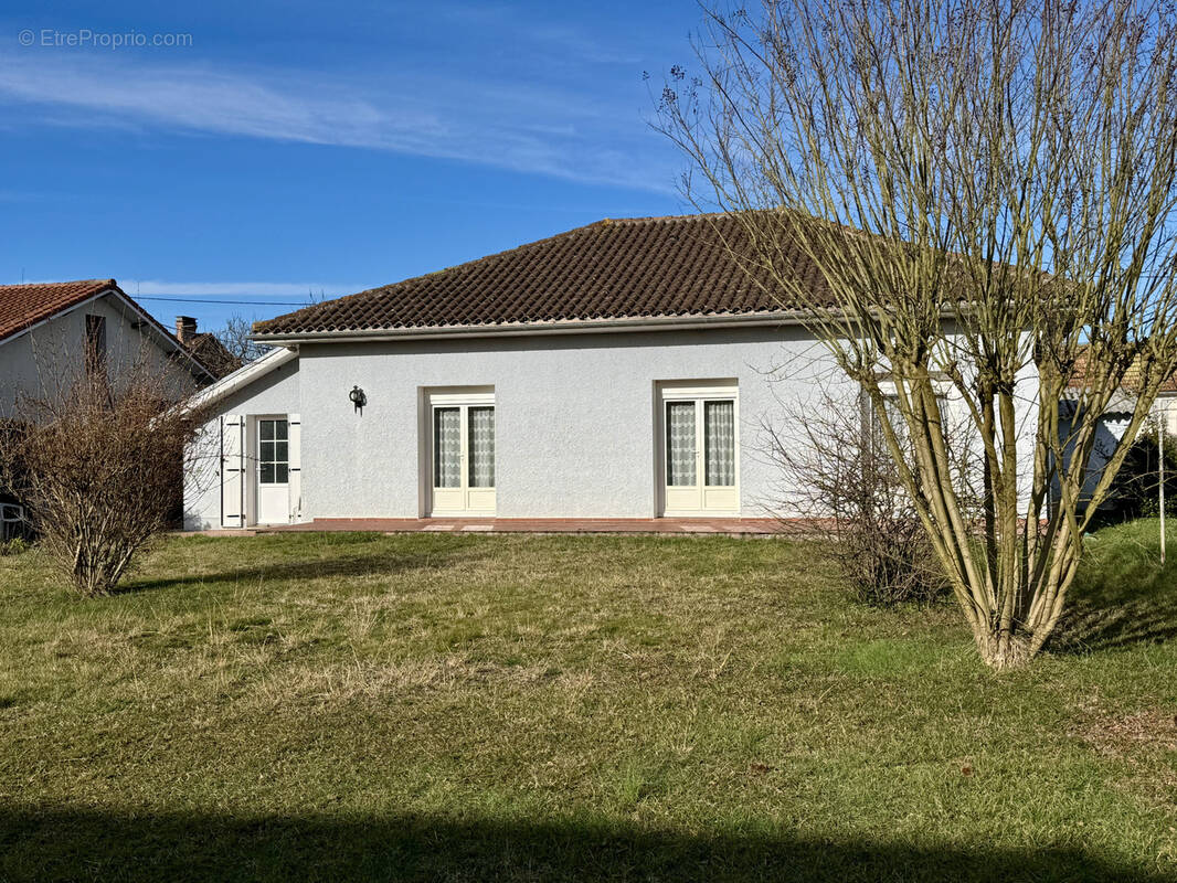 Maison à VIC-EN-BIGORRE