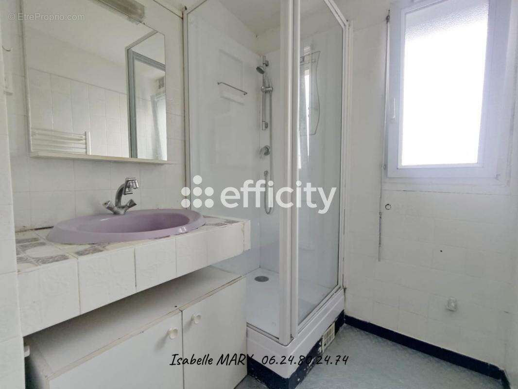 Appartement à FRESNES