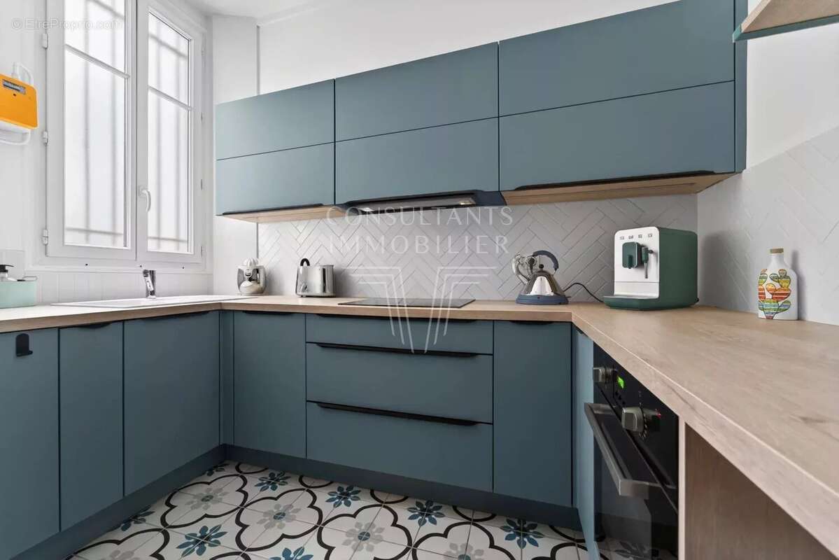 Appartement à PARIS-16E