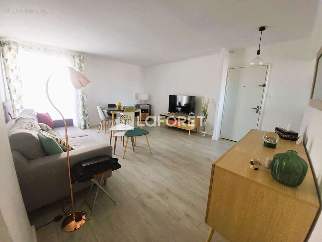 Appartement Perpignan 3 pièce(s) 63m2 / Cave  / Garage - photo 2