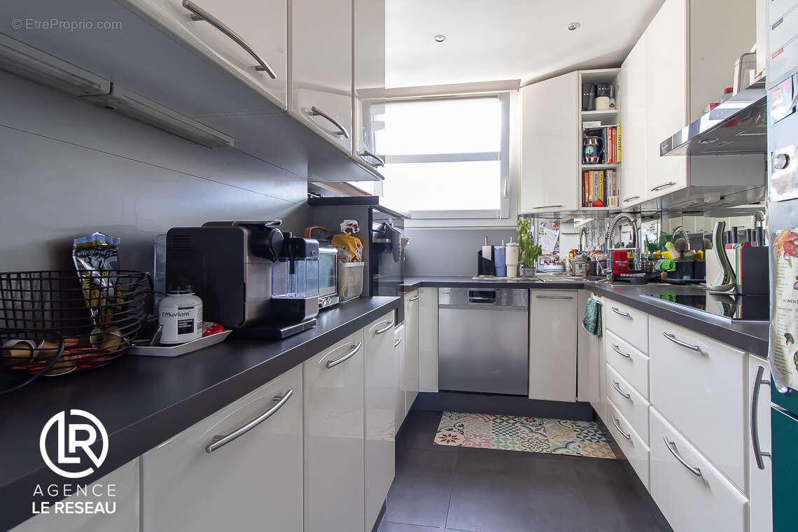 Appartement à NEUILLY-SUR-SEINE