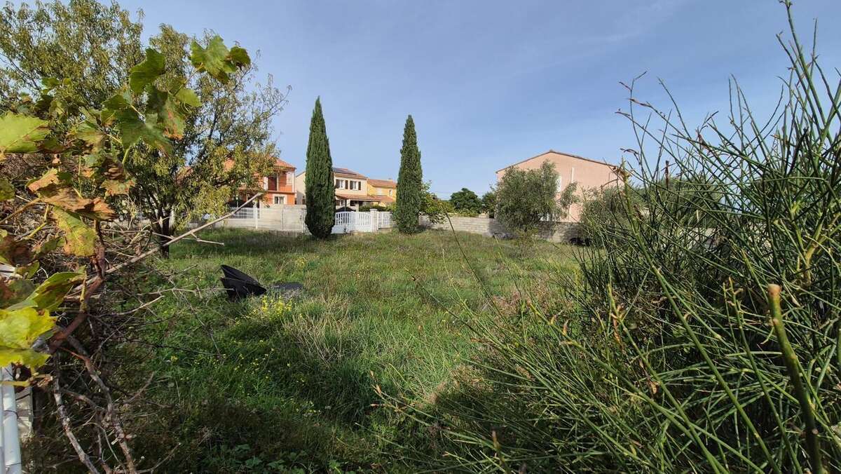 Terrain à PONT-SAINT-ESPRIT