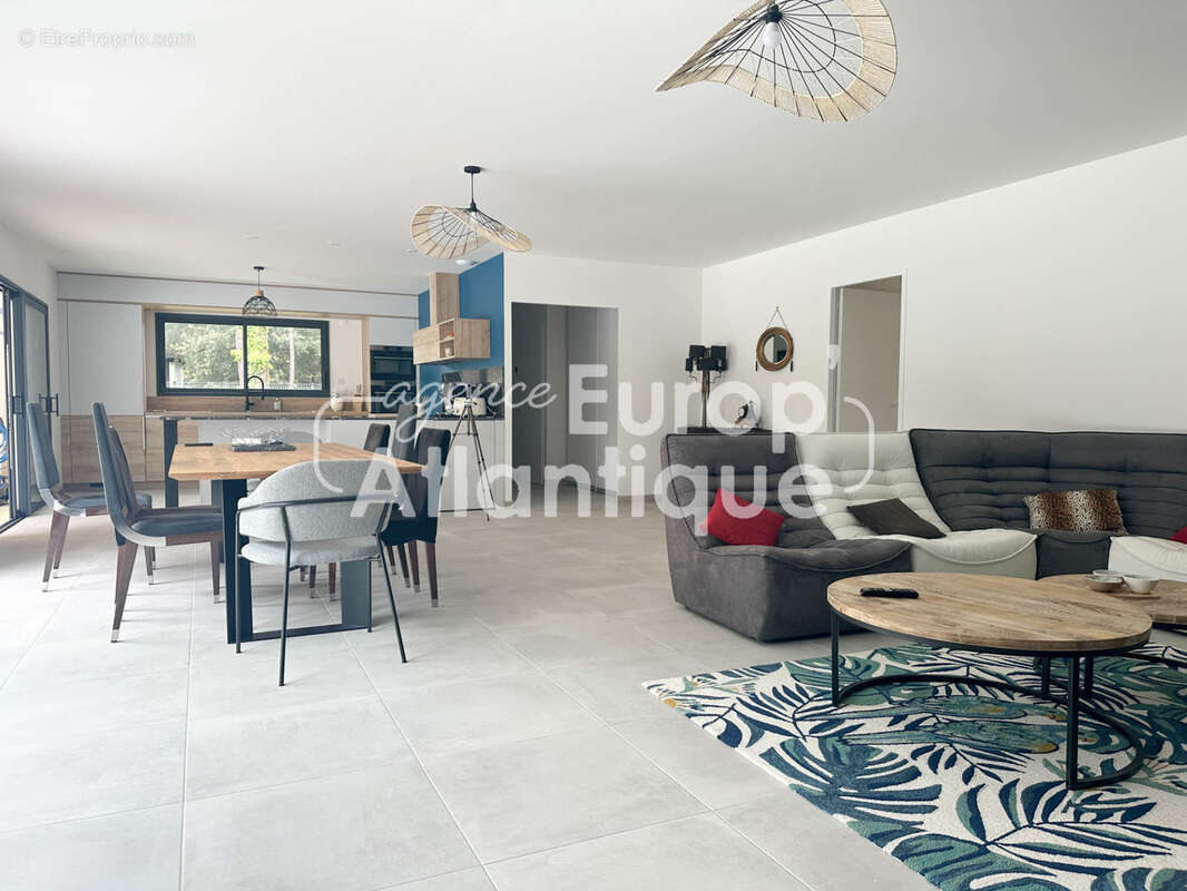 Maison à LES MATHES